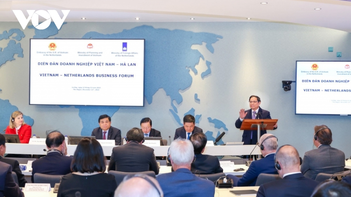 PM Chinh calls for greater Dutch investment in Vietnam